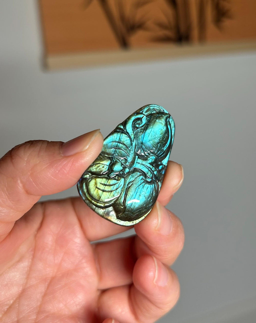 High quality labradorite Pendant, Fire Flashy Labradorite Hand Carved Gemstone Pendant  (26-124)