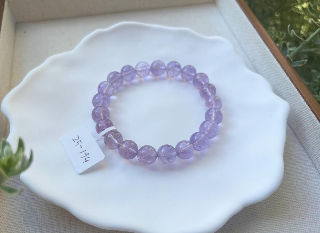 Lavender color amethyst beads bracelet, Amethyst Bracelet, 9mm beads, fits up to 16.8cm wrist. (25-194)