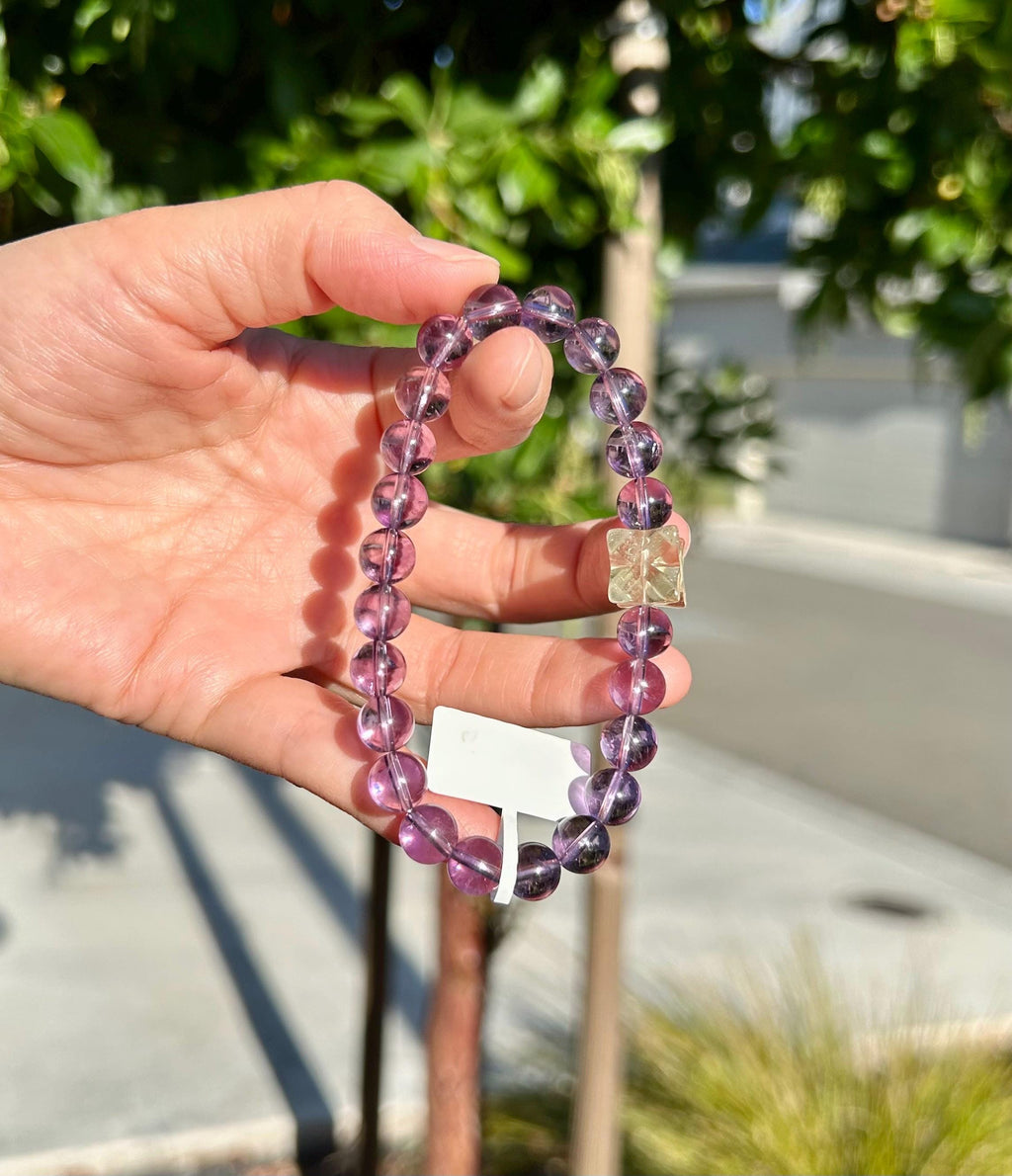 Super clean Amethyst beads bracelet featuring a high quality Libyan bead, fits up to 16.7cm wrist (26-140)