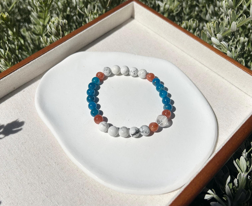 Multi Stone Energy Bracelet - Natural white Turquoise + Blue Apatite + Sunstone + Clear Quartz Bracelet, fits for 17cm wrist (26-133)
