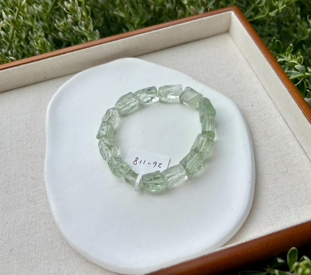 Green quartz beads bracelet, fits up to 17cm wrist (26-118)