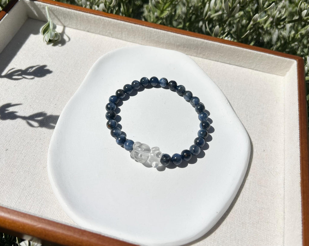 Blue Kyanite Bracelet featuring a carved clear quartz bear, Genuine Green Kyanite, Healing Stone (26-135)