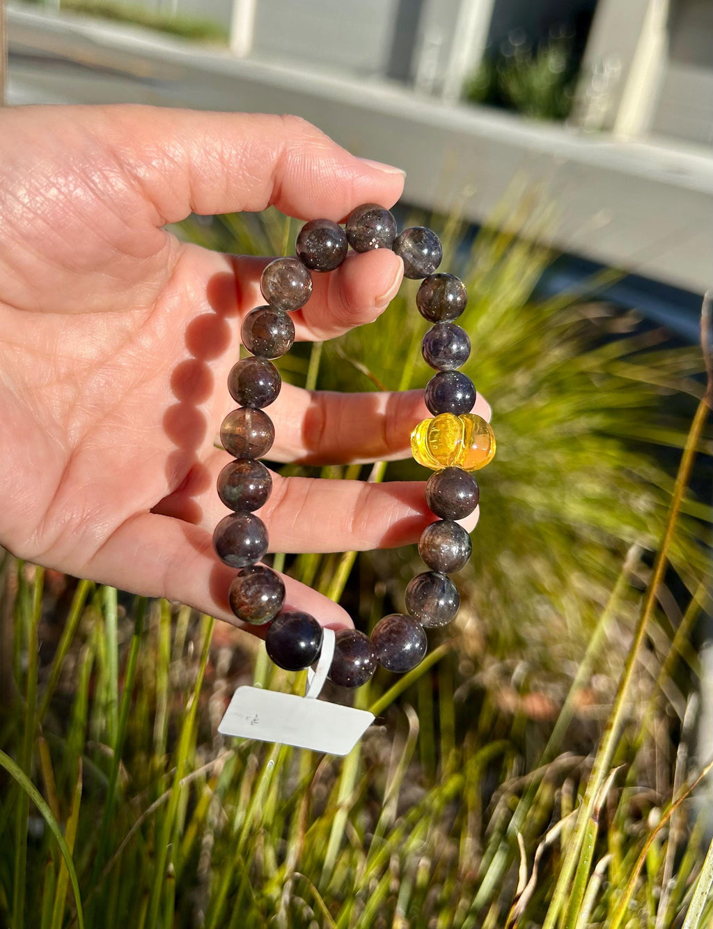 Sunstone iolite with Blood-Like Inclusions 10mm beads bracelet, featuring a tree wax carved squash, Fits up to 16.2cm wrist (26-149)