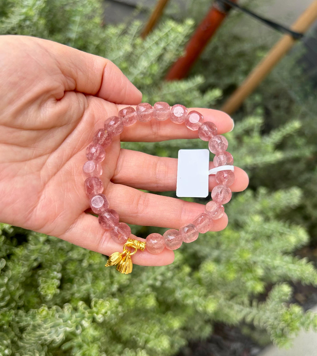 Strawberry Quartz Bracelet: Natural Red Stone, Fits up to 17cm (26-099)