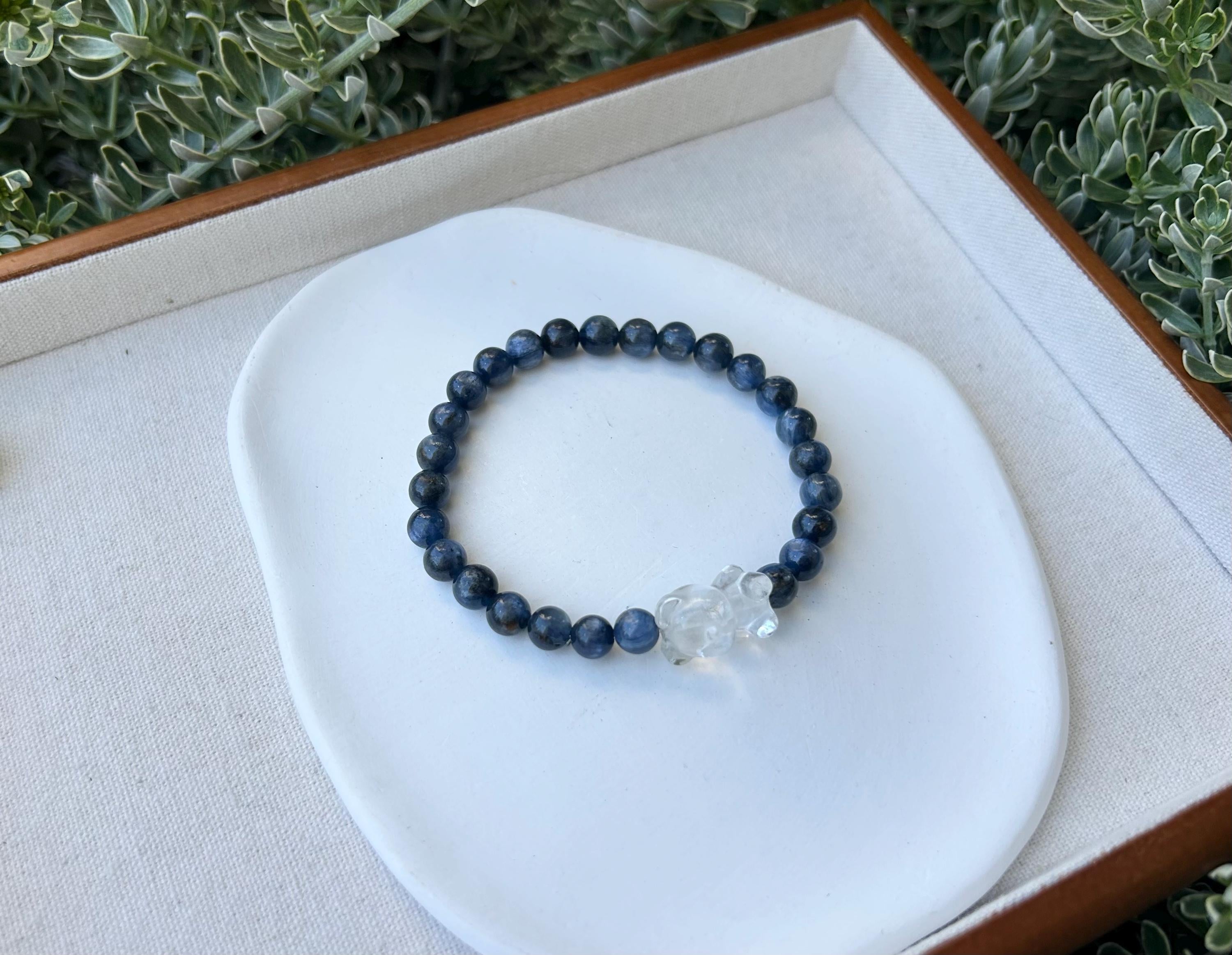 Blue Kyanite Bracelet featuring a carved clear quartz bear, Genuine Green Kyanite, Healing Stone (26-135)
