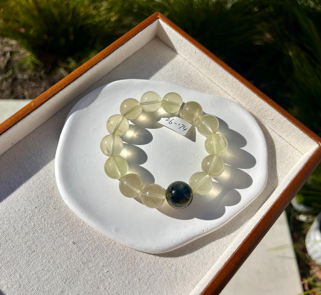 Chunky Lemon Quartz Crystal featuring a peterite bead, Fits up to 18cm (26-174)