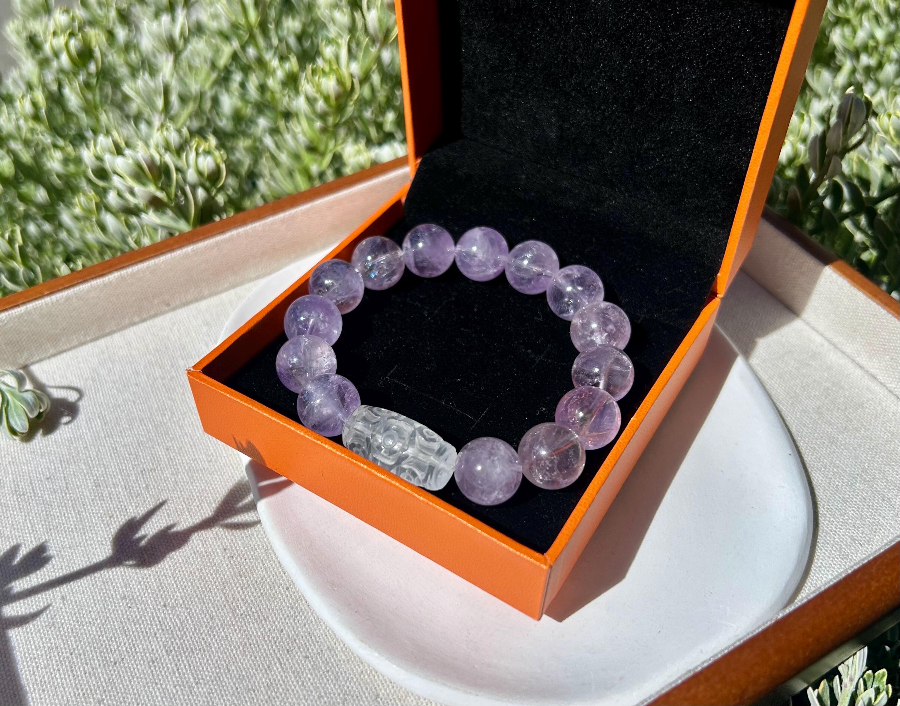 Chunky amethyst round beads bracelet (13.5mm+), featuring a clear Quartz Carved Dzi Bead. Fits wrists up to 17 cm. (26-134)