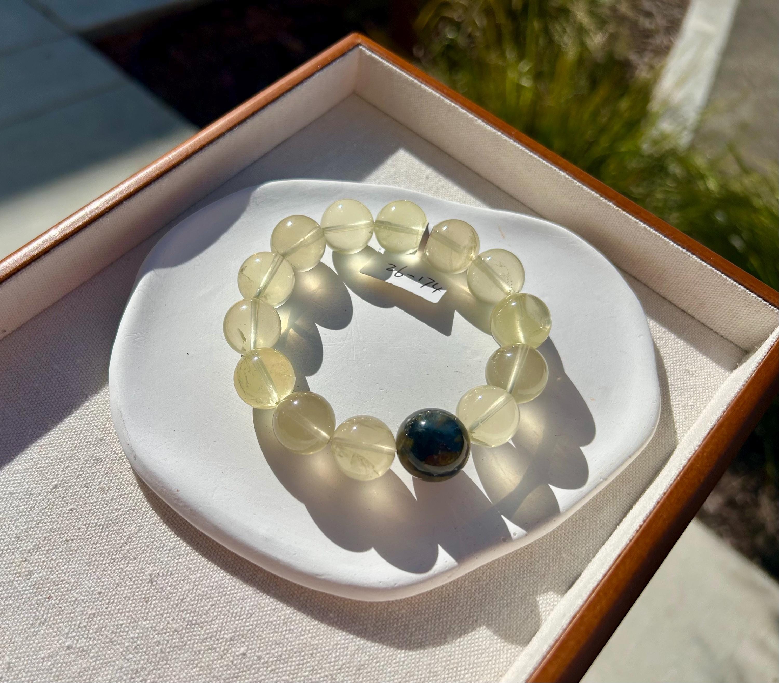 Chunky Lemon Quartz Crystal featuring a peterite bead, Fits up to 18cm (26-174)