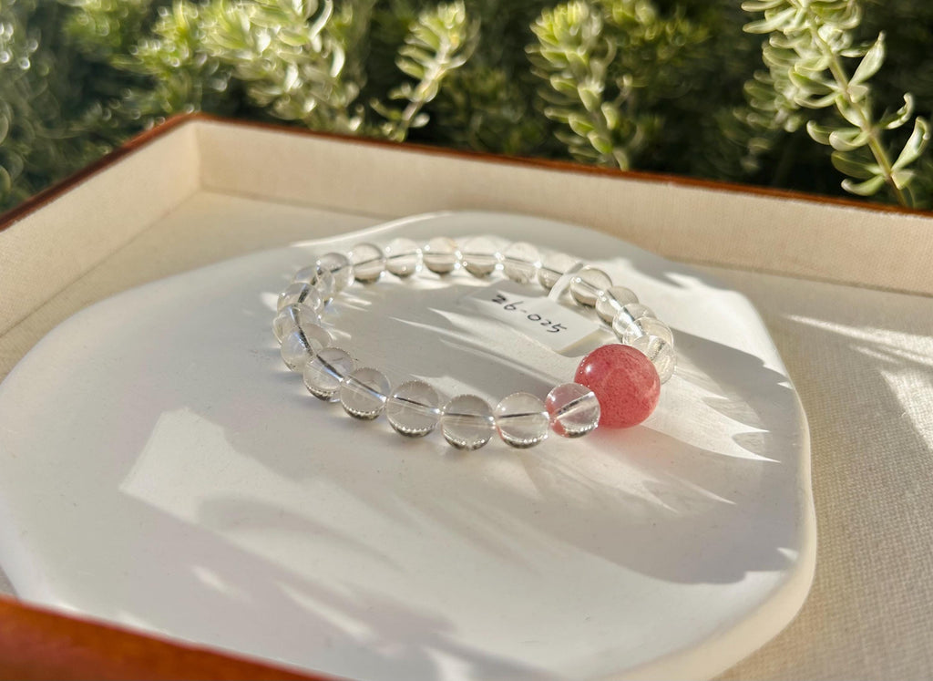 High Quality Clear quartz beads with 1 big strawberry quartz bead crystal bracelet, 8mm+ beads, fits up to 17cm wrist (26-025)