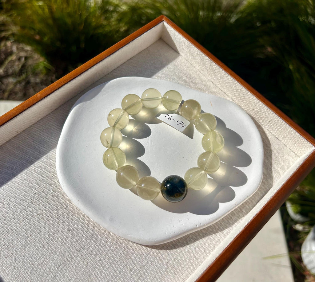 Chunky Lemon Quartz Crystal featuring a peterite bead, Fits up to 18cm (26-174)