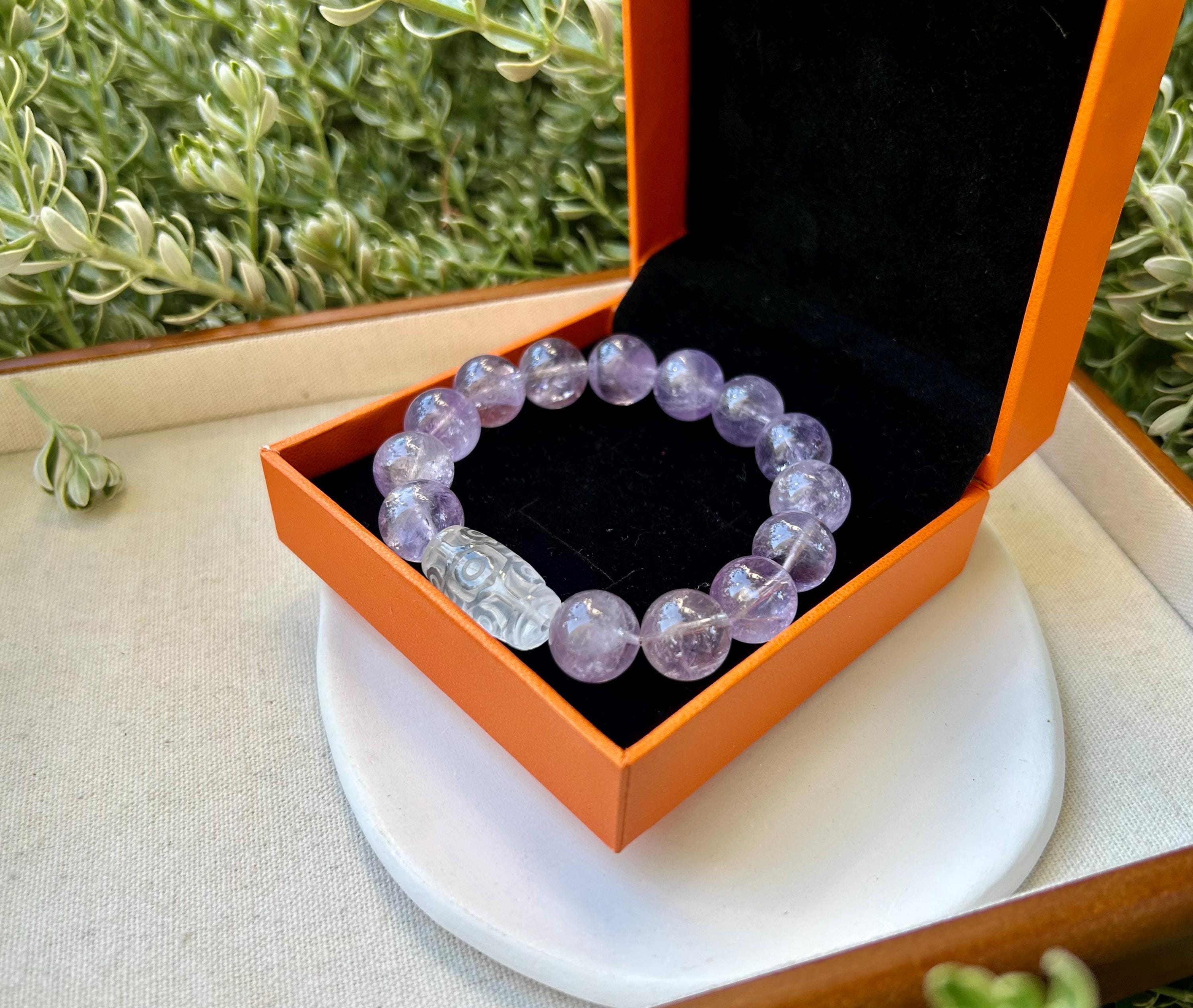 Chunky amethyst round beads bracelet (13.5mm+), featuring a clear Quartz Carved Dzi Bead. Fits wrists up to 17 cm. (26-134)