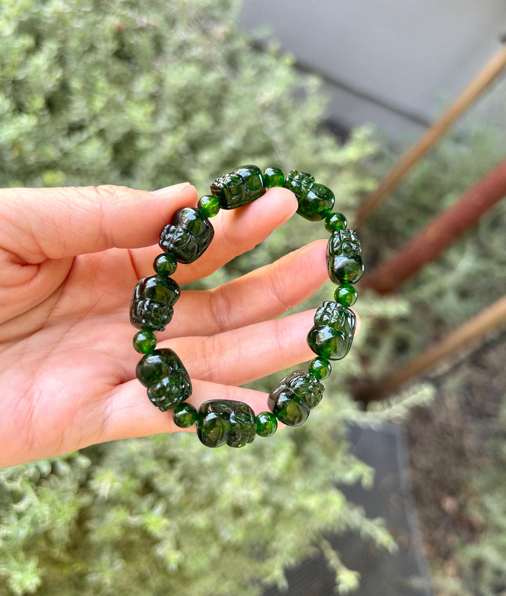 Natural Green Diopside Pixiu Bracelet – Hand-Carved Gemstone Beads, Healing and Calming stone, fits up to 15.5cm wrist (GH-049)