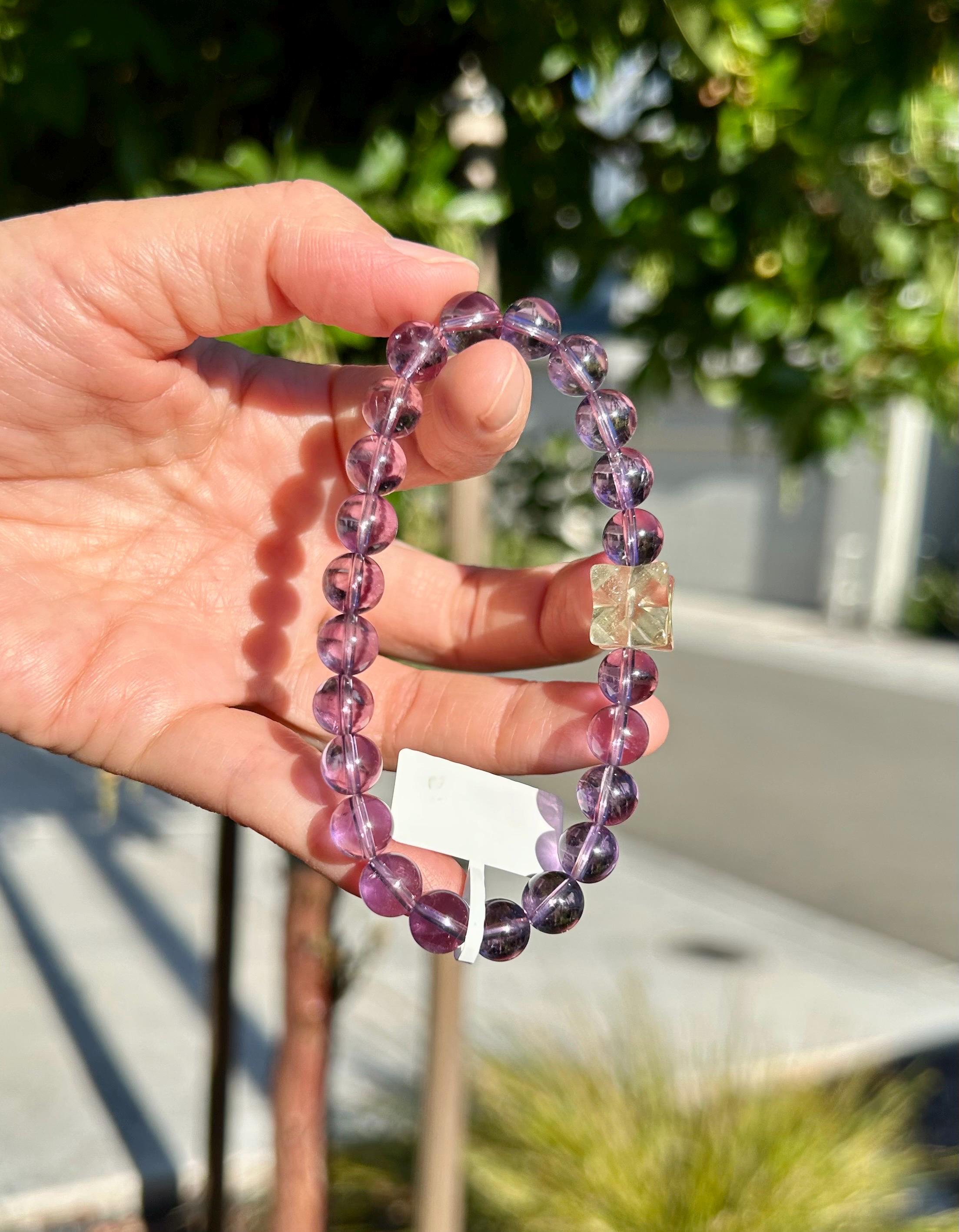 Super clean Amethyst beads bracelet featuring a high quality Libyan bead, fits up to 16.7cm wrist (26-140)