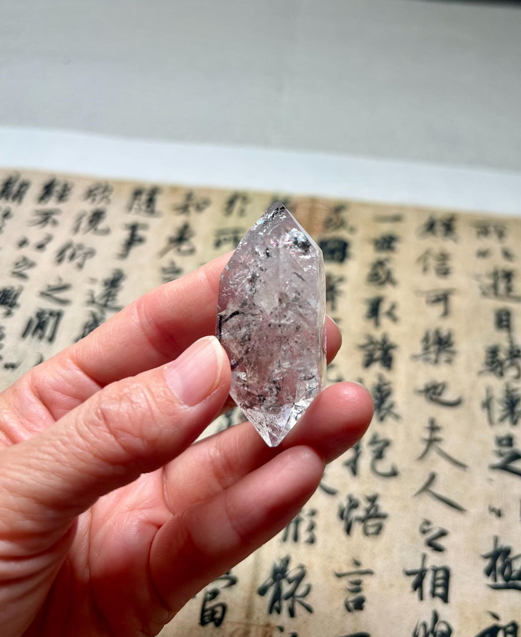 Healing Crystal, Large Double-Terminated Herkimer Diamond Enhydro Quartz with Moving Sand & Giant Bubble Inclusion(30.9g) (26-126)