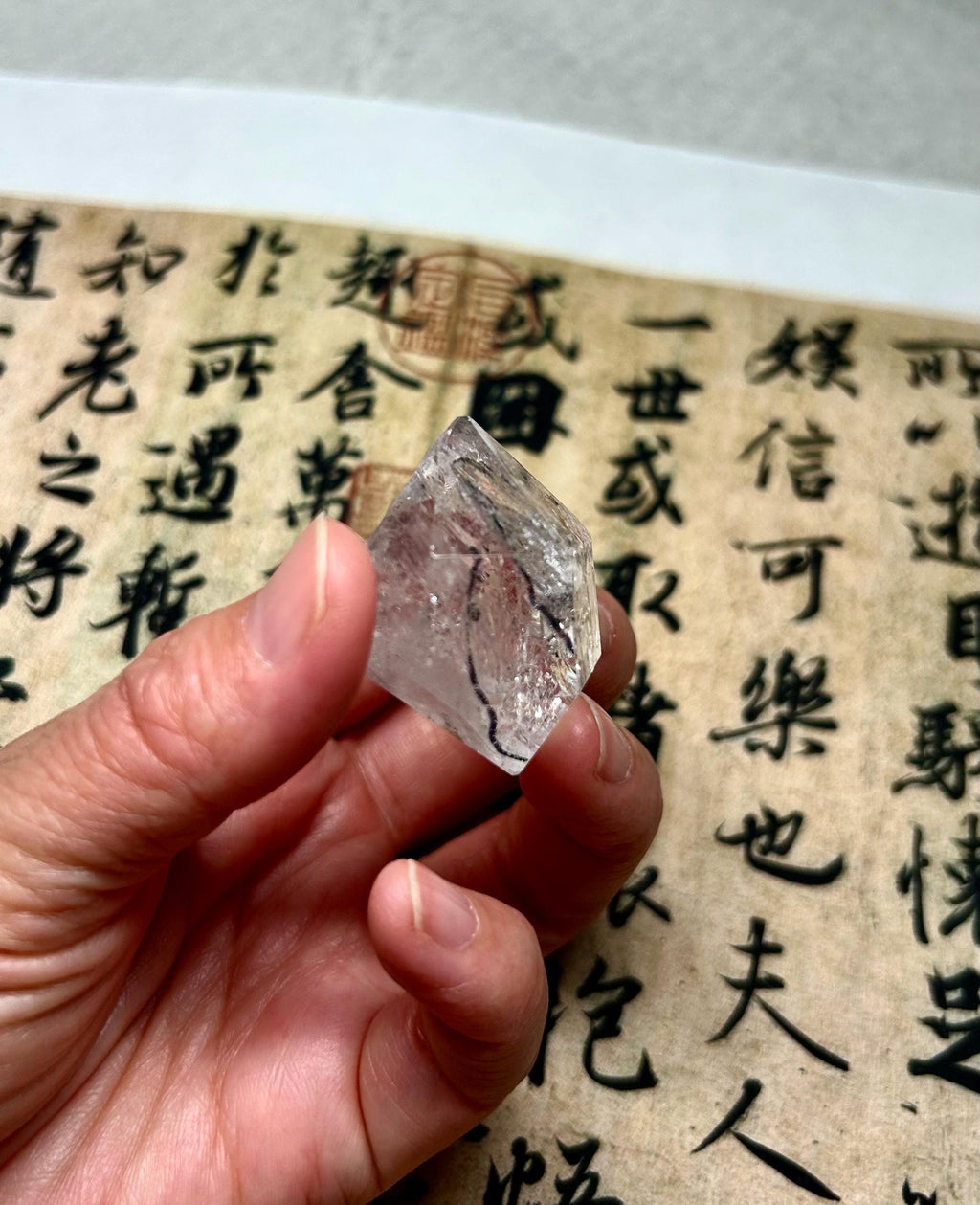 Healing Crystal, Large Double-Terminated Herkimer Diamond Enhydro Quartz with Moving Sand & Giant Bubble Inclusion(24.7g) (26-127)