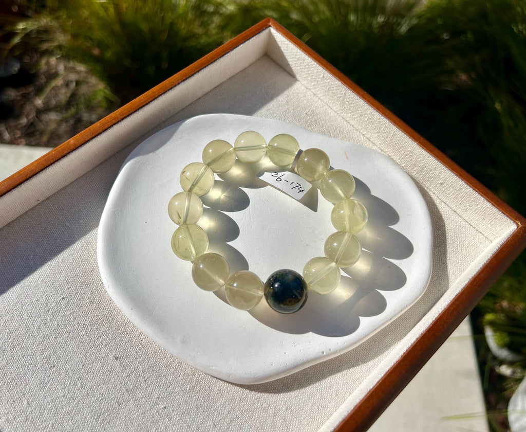 Chunky Lemon Quartz Crystal featuring a peterite bead, Fits up to 18cm (26-174)