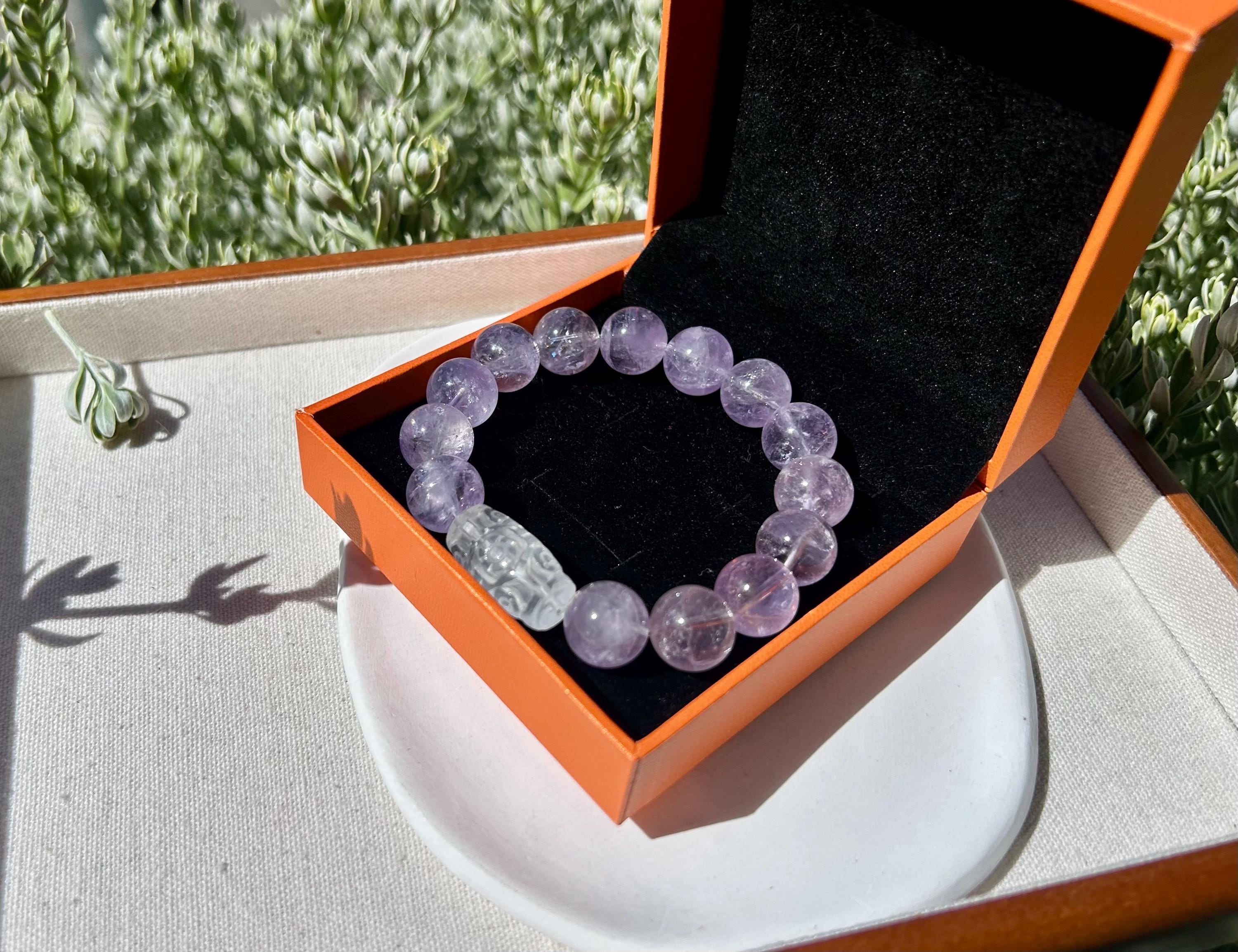 Chunky amethyst round beads bracelet (13.5mm+), featuring a clear Quartz Carved Dzi Bead. Fits wrists up to 17 cm. (26-134)