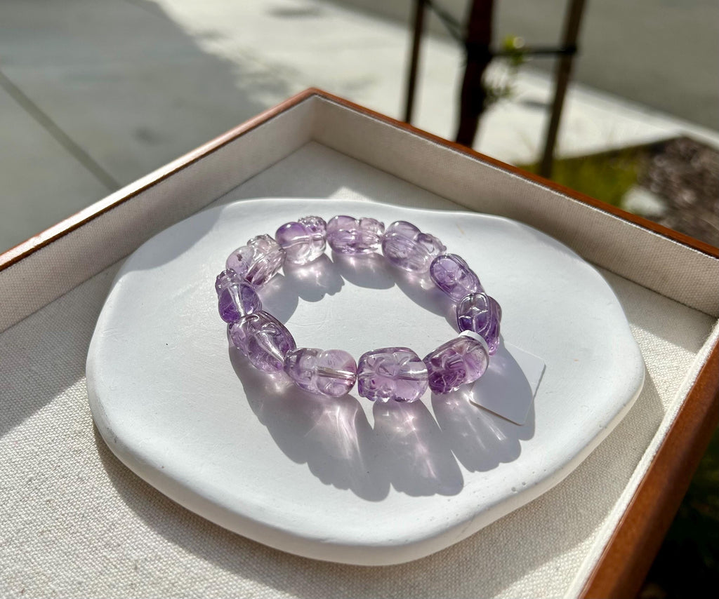 High Clarity Amethyst hand carved PiXiu Bracelet: Natural Crystal Carved Beads,fits up to 16cm wrist (26-194)