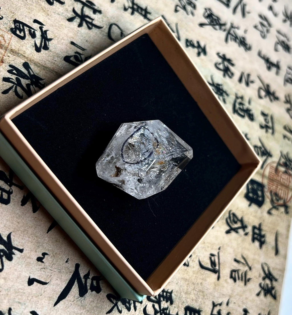Healing Crystal, Large Double-Terminated Herkimer Diamond Enhydro Quartz with Moving Sand & Giant Bubble Inclusion(34.9g) (26-128)