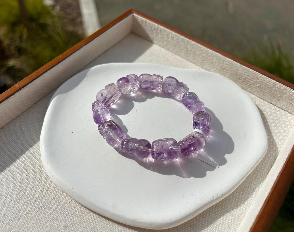 High Clarity Amethyst hand carved PiXiu Bracelet: Natural Crystal Carved Beads,fits up to 16cm wrist (26-194)