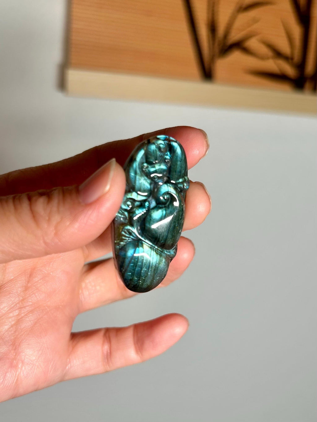 High quality labradorite Pendant, Fire Flashy Labradorite Hand Carved Gemstone Pendant  (26-125)