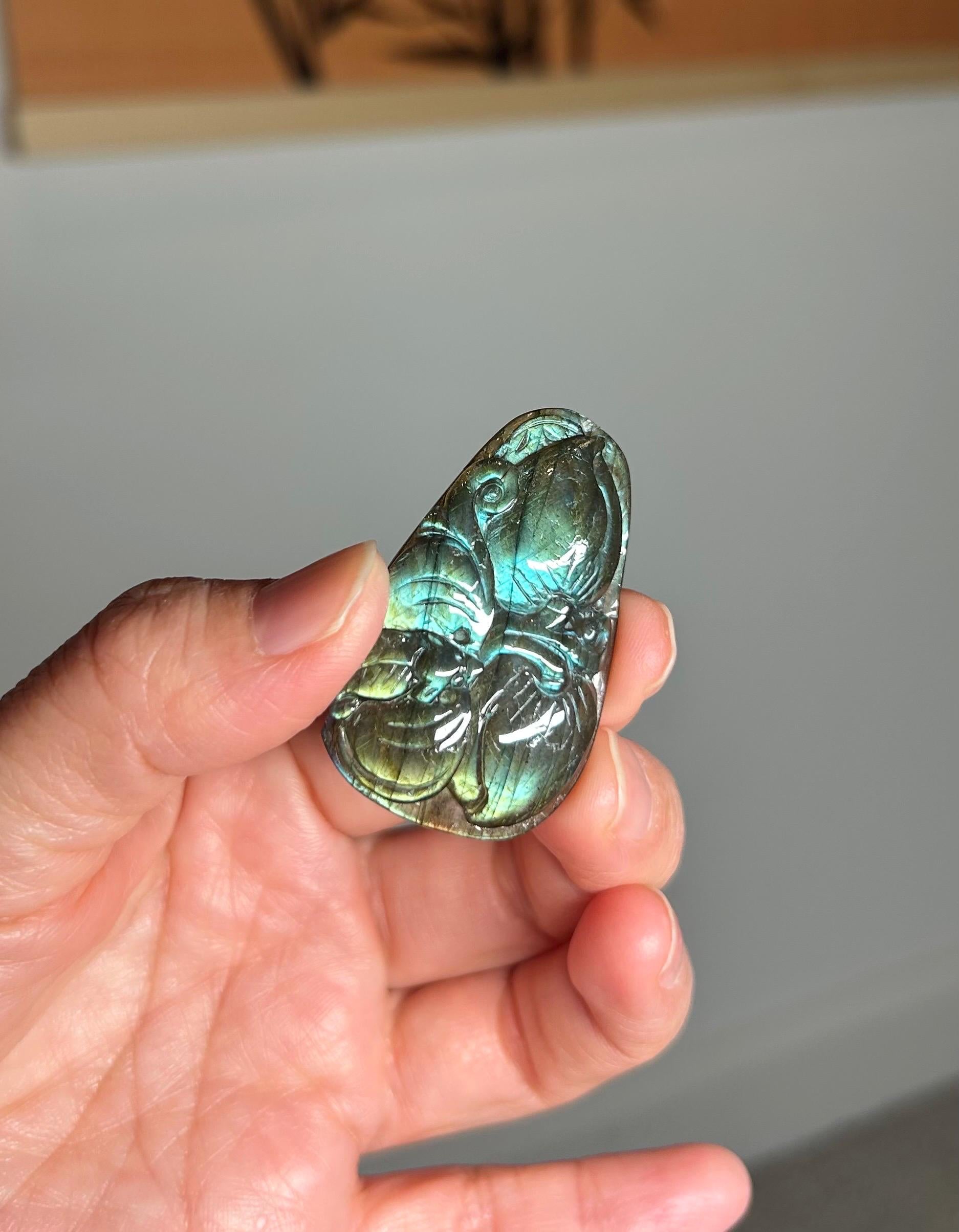 High quality labradorite Pendant, Fire Flashy Labradorite Hand Carved Gemstone Pendant  (26-124)