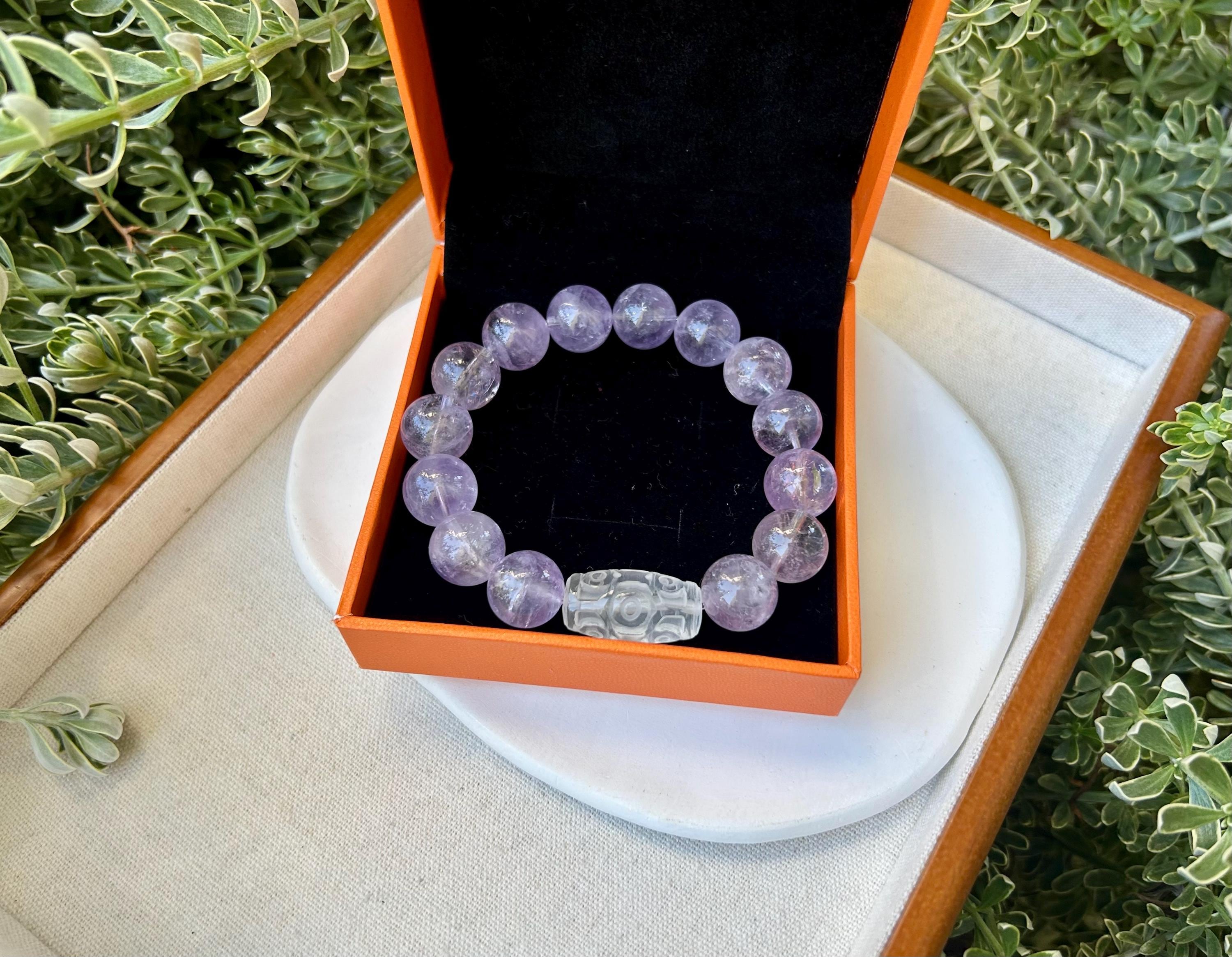 Chunky amethyst round beads bracelet (13.5mm+), featuring a clear Quartz Carved Dzi Bead. Fits wrists up to 17 cm. (26-134)