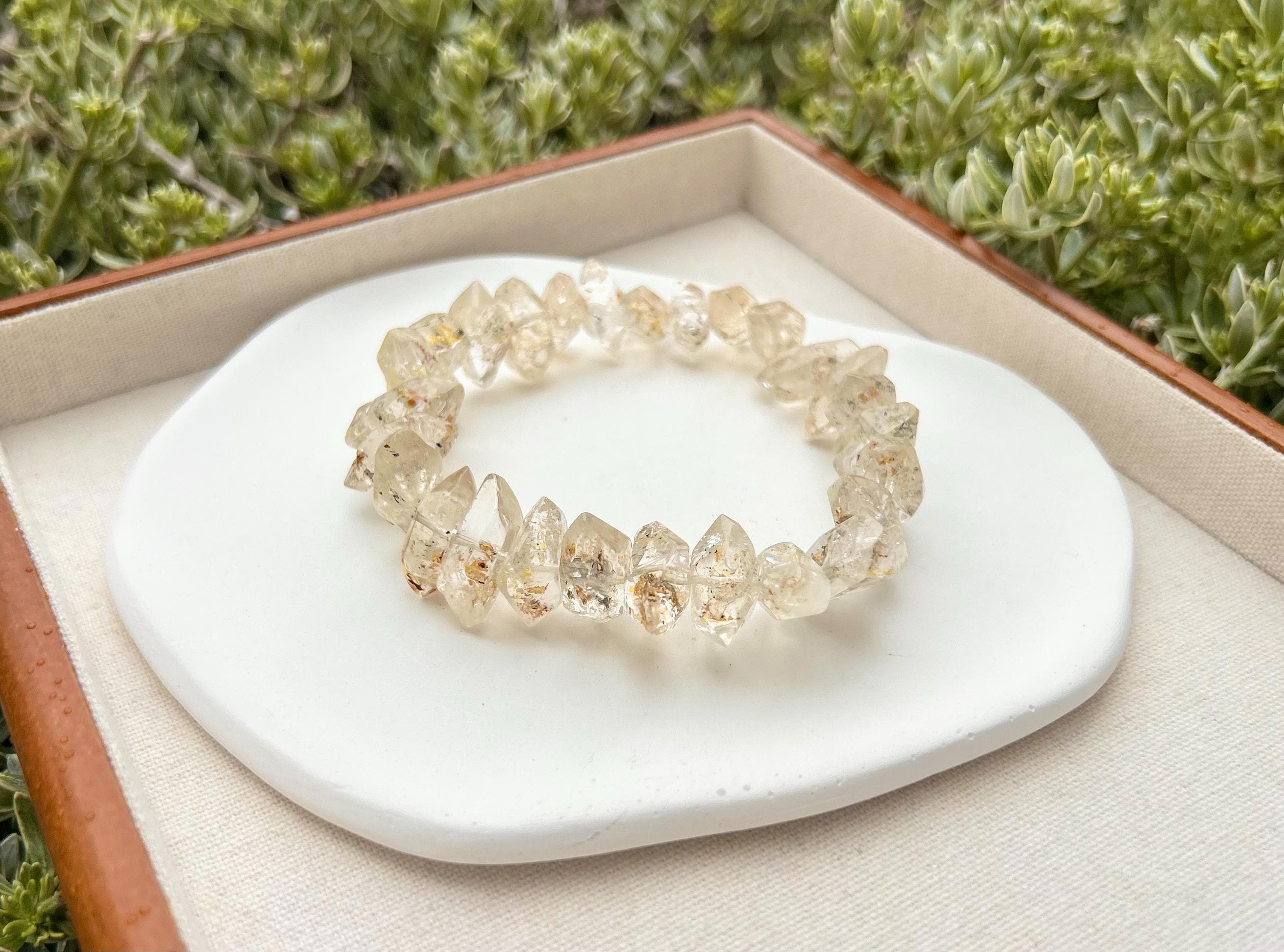 High quality UV Reactive Lightning Phantom Quartz – Raw Double Terminated healing crystal, Fits up to 18cm wrist (25-164）