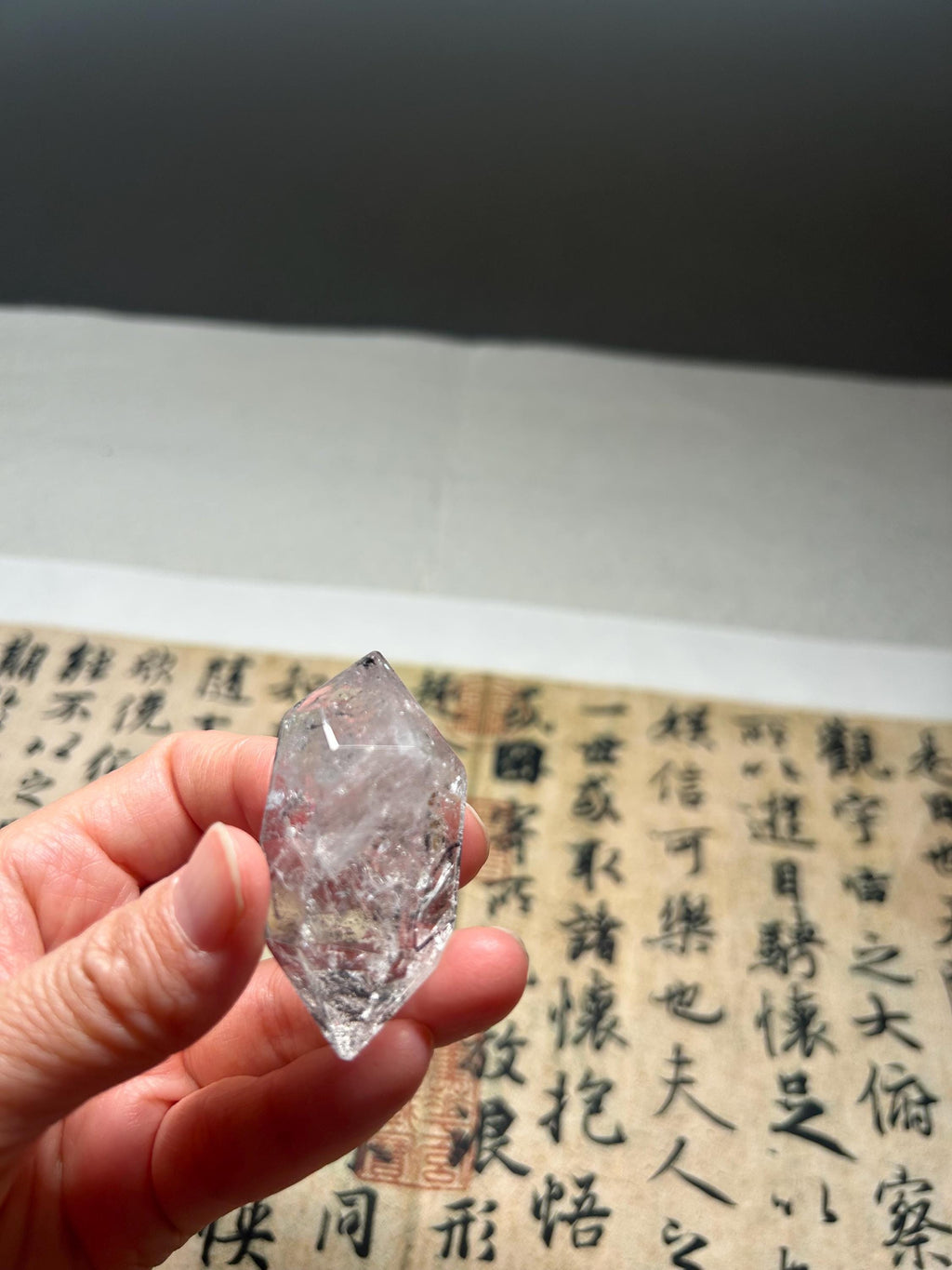 Healing Crystal, Large Double-Terminated Herkimer Diamond Enhydro Quartz with Moving Sand & Giant Bubble Inclusion(30.9g) (26-126)