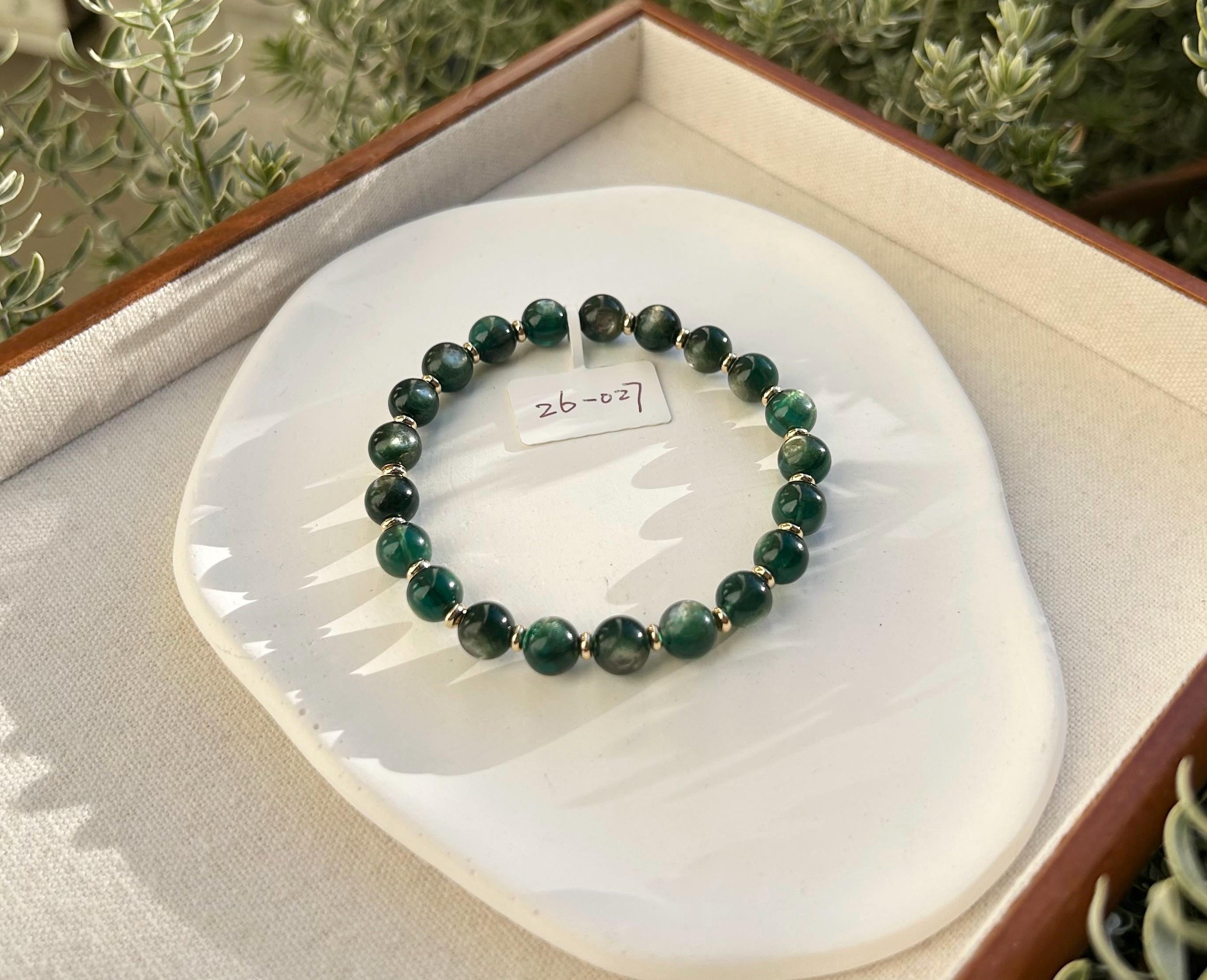 Green Lepidolite Gemstone Bracelet: Healing Stone Jewelry, 8mm Beads, fits up to 17.5cm wrist（26-027)