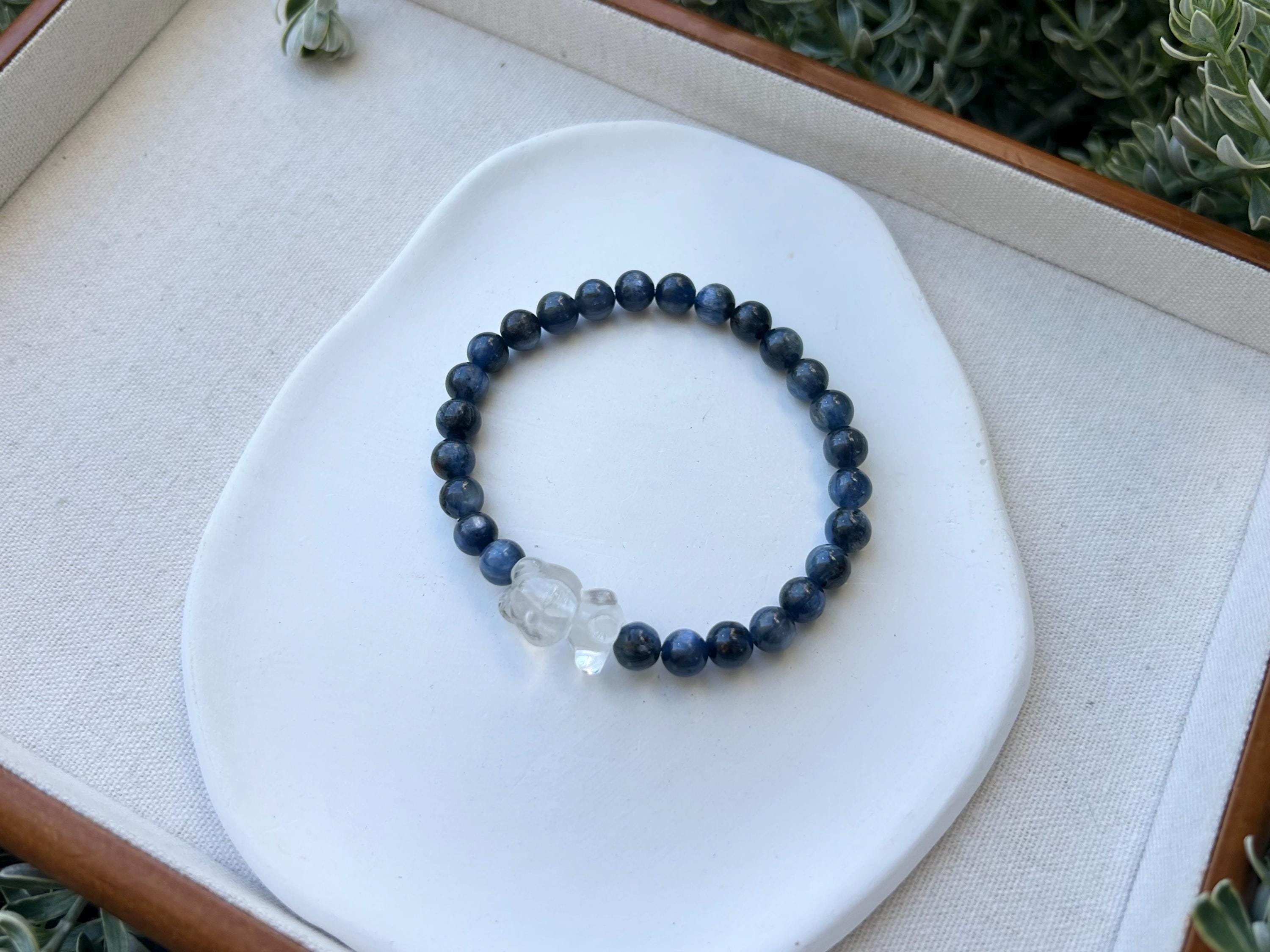Blue Kyanite Bracelet featuring a carved clear quartz bear, Genuine Green Kyanite, Healing Stone (26-135)