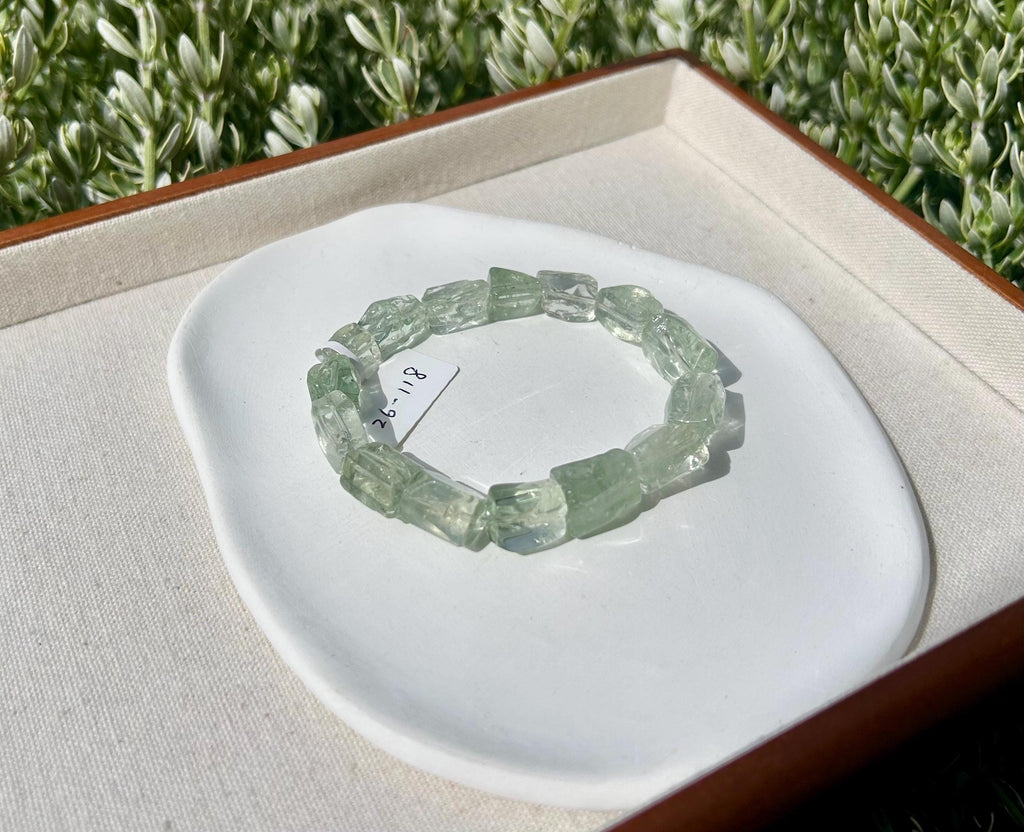 Green quartz beads bracelet, fits up to 17cm wrist (26-118)