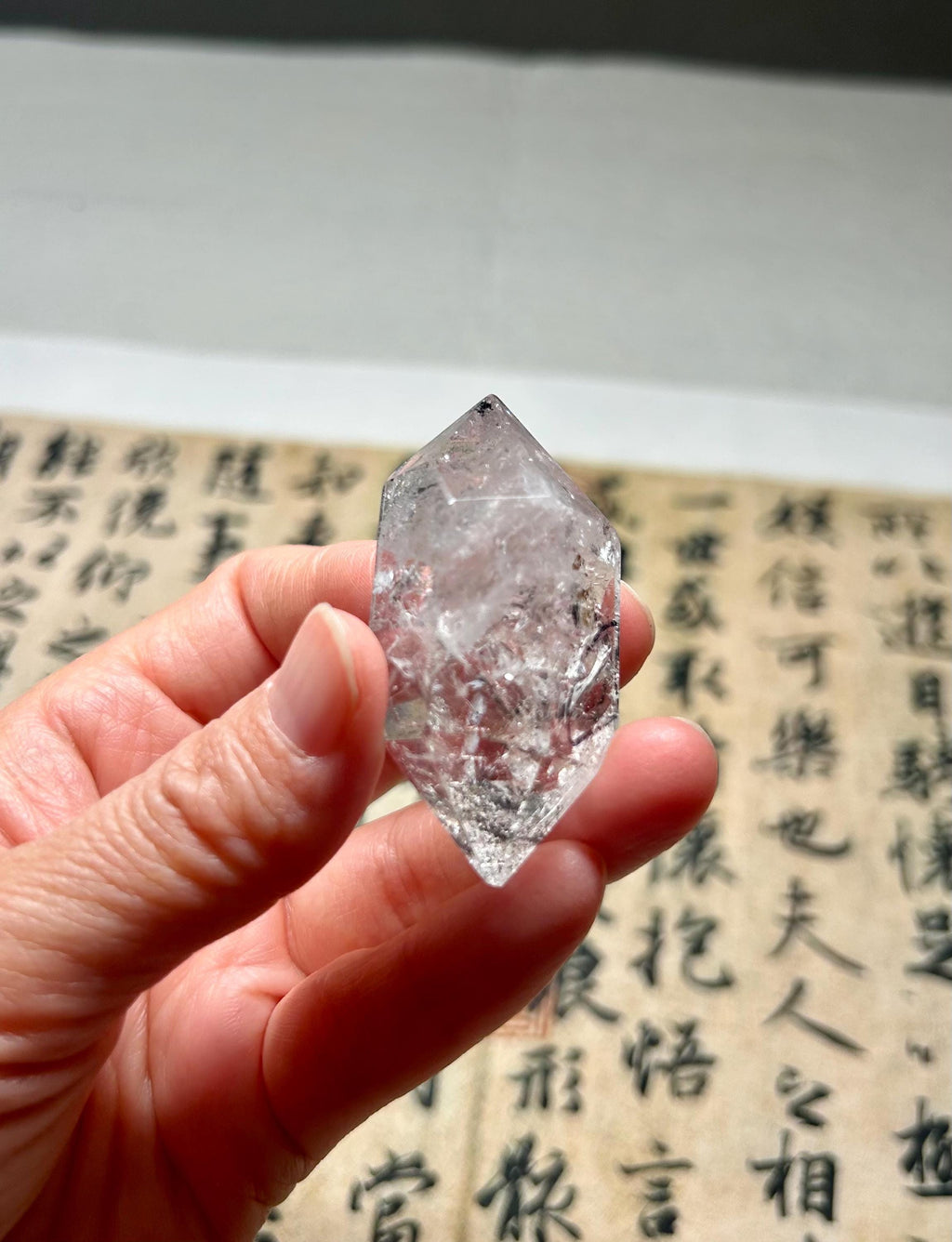Healing Crystal, Large Double-Terminated Herkimer Diamond Enhydro Quartz with Moving Sand & Giant Bubble Inclusion(30.9g) (26-126)
