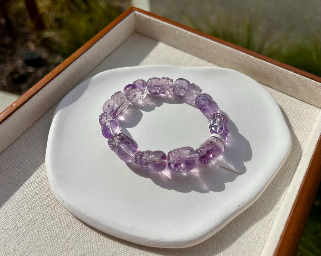 High Clarity Amethyst hand carved PiXiu Bracelet: Natural Crystal Carved Beads,fits up to 16cm wrist (26-194)